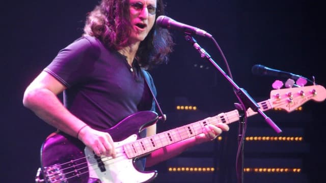 GEDDY LEE Of RUSH Thinks Drummers Pushing To Replace NEIL PEART Were "Most Distasteful"
