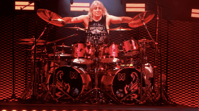 MIKKEY DEE Mourns Old MOTÖRHEAD Line Up: "We Were Such A Team"