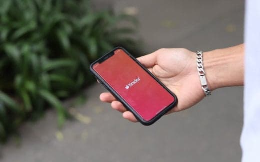 Do I Suck For… Walking Out On a Date Because He Liked Lame Music?