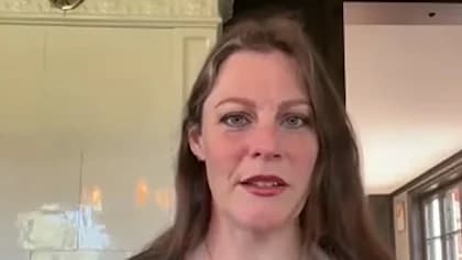 FLOOR JANSEN On Her Upcoming Solo Album 'Hytress': I Wanted 'To Find A Heavier, More Metal Sound That Is 100% Me, But Not Like NIGHTWISH'