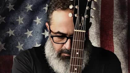 AARON LEWIS: 'I've Been Lucky Enough To Travel All Over The World And I Always Kiss The Ground When I Get Home'