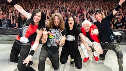 TRIUMPH's GIL MOORE On Second Leg Of 'Rock & Roll Machine Reloaded' Tour: 'It Was Hard To Say 'No' To LIVE NATION When They Wanted To Extend It'