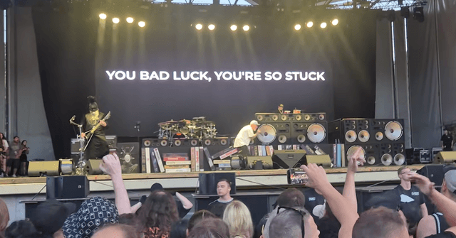 LIMP BIZKIT Play "Stuck" Live For The First Time In More Than A Decade