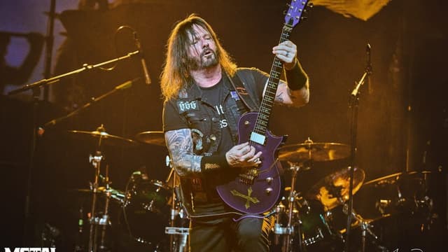 EXODUS Guitarist GARY HOLT Doesn't Want To Die On Stage