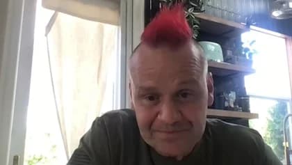 COAL CHAMBER's MIKEY COX Opens Up About His Cancer Battle: 'I Did Five Weeks Of Radiation, Which Was Pure Hell'