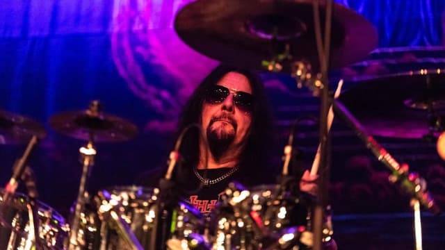GENE HOGLAN (DARK ANGEL) On Grunge Owing A Debt To Thrash Metal: "Thrash Influenced Everything That Came After It"
