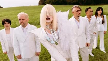 KIM DRACULA Announces Signing With RISE RECORDS, Shares New Single 'Molecular Conversion'