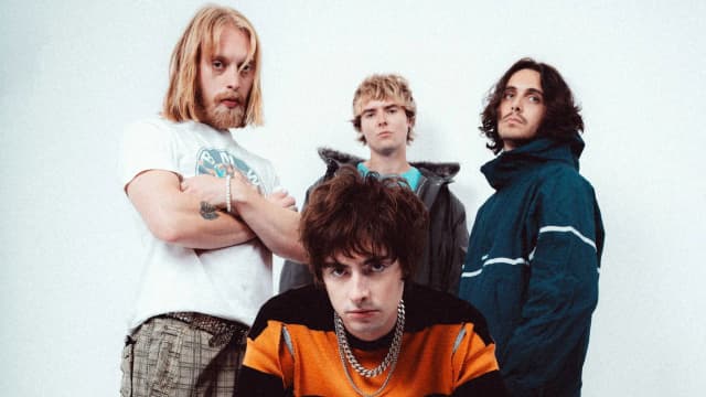 Check out VILLANELLE’s noisy new single, Some Chew Lip