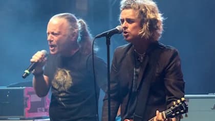 BRUCE DICKINSON On His Guest Appearance With BILLIE JOE ARMSTRONG's THE COVERUPS: 'It's Preserved On YouTube In All Its Awful, Awful Splendor'
