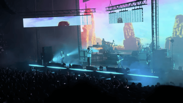 DEFTONES' CHINO MORENO Fell While Performing (Ironically) "Hole In The Earth"