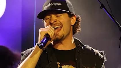 New FIREHOUSE Singer NATE PECK Says Releasing Singles Instead Of Full-Length Albums Is 'The Best Way' To Keep Fans Engaged