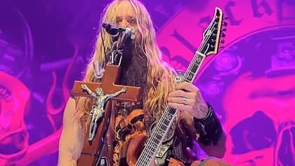 ZAKK WYLDE's Advice To Young Musicians: 'Dedicate Your Life To It, 'Cause You Don't Wanna Have Some Crummy Job That You Hate'