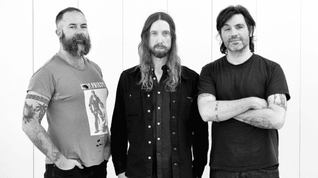 INTERVIEW: How Hardcore and Death Metal Inspired RUSSIAN CIRCLES' Heaviest Record, 'Nine'