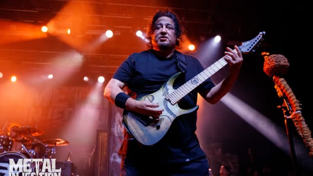 FEAR FACTORY's DINO CAZARES Pays Tribute To Fan Who Died After Show