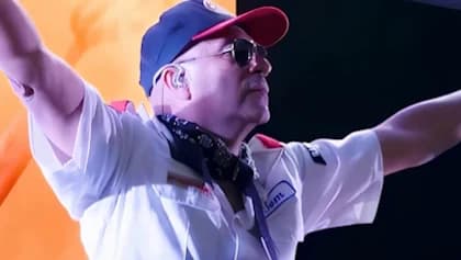 TOM MORELLO Fires Back At Critics Who Say Musicians Should Not Be Involved In Politics: 'Why Should You Give Away Your Free Speech Rights In The Job That You Do?'