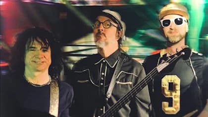 PRIMUS Releases 'A Handful Of Nuggs' EP Featuring Cover Of DIO's 'Holy Diver'