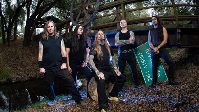 DEVILDRIVER Play "Dig Your Own Grave" Live For The First Time – Watch