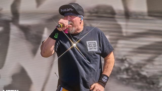 MIKE MUIR Gives Inspirational Rant Before Copenhell Show: "We're Here To Do The Music That We Feel Is Important"
