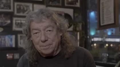 Ex-IRON MAIDEN Guitarist DENNIS STRATTON Says 'Burning Ambition' Documentary 'Rushed Through' The Band's Early Days: It's 'A Little Bit Sad'