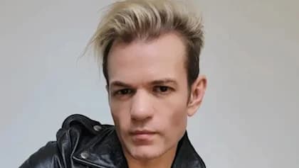 SUM 41 Frontman DERYCK WHIBLEY's Clothing Brand 'Walking Disaster' Releases Third Design Drop