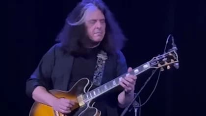 TESTAMENT Guitarist ALEX SKOLNICK Releases 'Jazz-Rock Guitar Improvisation' Book Via HAL LEONARD