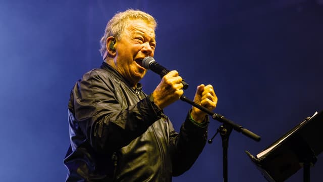 See WILLIAM SHATNER cover OZZY and METALLICA with new band the F*CKERS