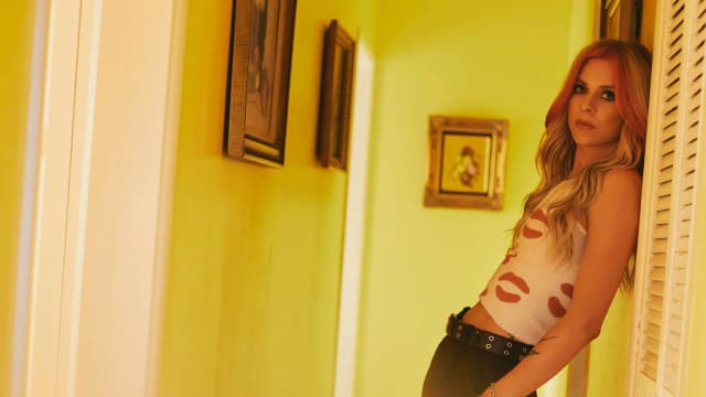 Check out Taylor Acorn’s candid new single, Growing Pains