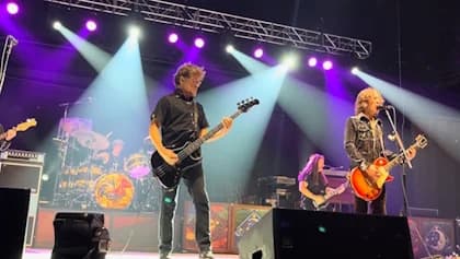 Watch: JASON NEWSTED Joins BLACKBERRY SMOKE For Cover Of BLACK SABBATH's 'Fairies Wear Boots' In Farmington, Pennsylvania