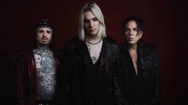 “100 per cent pure rock’n’roll joyride”: HOKKA bring Samy Elbanna and Jussi 69 on board for new single, Vampire