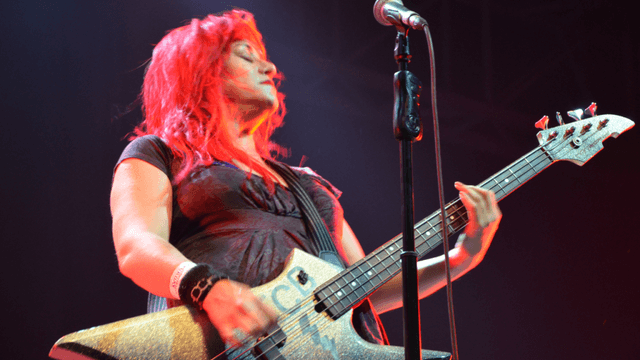 L7 Bassist Jennifer Finch Dead at 59 After Aggressive Brain Cancer Battle
