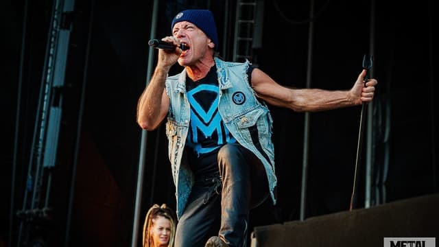 BRUCE DICKINSON Jokes About Impromptu Performance with BILLIE JOE ARMSTRONG: "Not Too Sure I Remember Much About It"