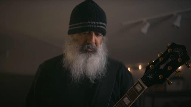 SOUNDGARDEN's KIM THAYIL Says Working On Final Album Has Been "Very Untraditional"