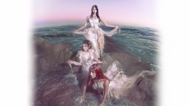 Album review: The Warning – Everything's Falling