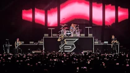 Watch: SKILLET Performs Upcoming Single 'Scream' Live For First Time In Bulgaria