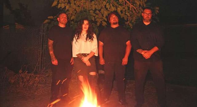 Roman Candle vocalist Piper Ferrari breaks foot during show in Belgium, claims she will finish tour