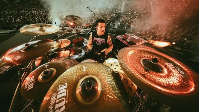 ANTHRAX Drummer CHARLIE BENANTE Injures His Hand Pulls From Summer Shows