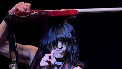 RUDY SARZO Talks New Solo Music: 'Within The Next Couple Of Weeks I'm Gonna Be Releasing It'