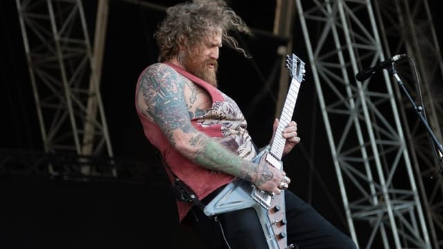 You Can Now Listen To One Of BRENT HINDS' Last Guitar Solos