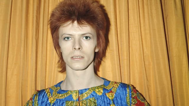 “The rock business has become so established, and so much like a society, that I have revolted against it." After killing off Ziggy and breaking up the band, David Bowie recorded a covers album in a French castle. This is the story of Pin Ups’ creation