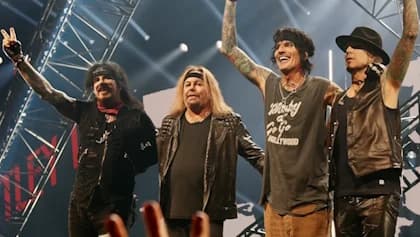 MÖTLEY CRÜE's NIKKI SIXX On VINCE NEIL's 2024 Stroke: 'I Can't Imagine What He Went Through'