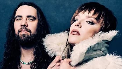 HALESTORM's JOE HOTTINGER On 'Secret' To Making His Romantic Relationship With LZZY HALE Work: 'We're Very Good Communicators'