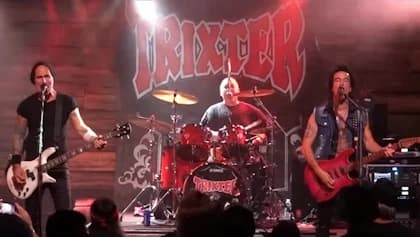 P.J. FARLEY Says TRIXTER Is 'Doing Just Fine' Playing Shows Without Half Of Classic Lineup: 'People Seem To Enjoy It'