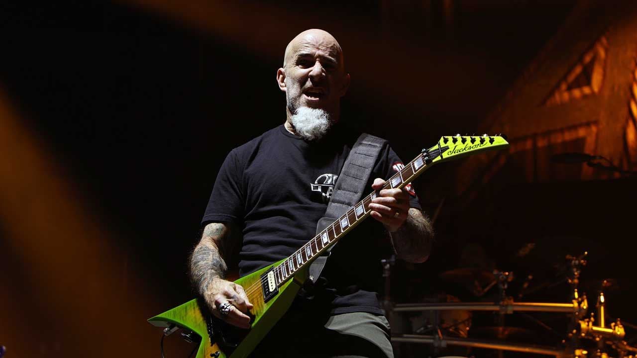Scott Ian reveals he played online poker on stage during Anthrax shows