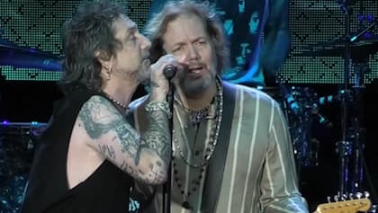 The Black Crowes perform Led Zeppelin cover live