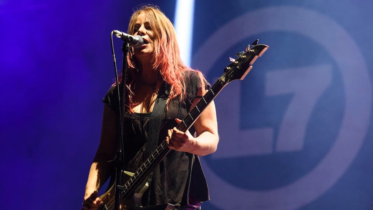 Musicians Donate to Fund L7 Bassist Jennifer Finch's Cancer Treatment