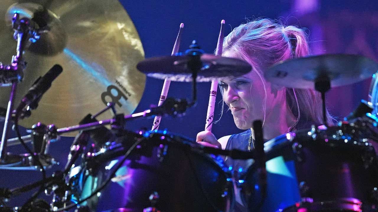 Аніка Ніллес виступила з Rush