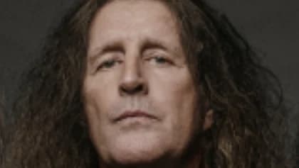 Blas Elias, Savatage'ın ilk konserlerinde Jeff Plate'in yerine geçecek
