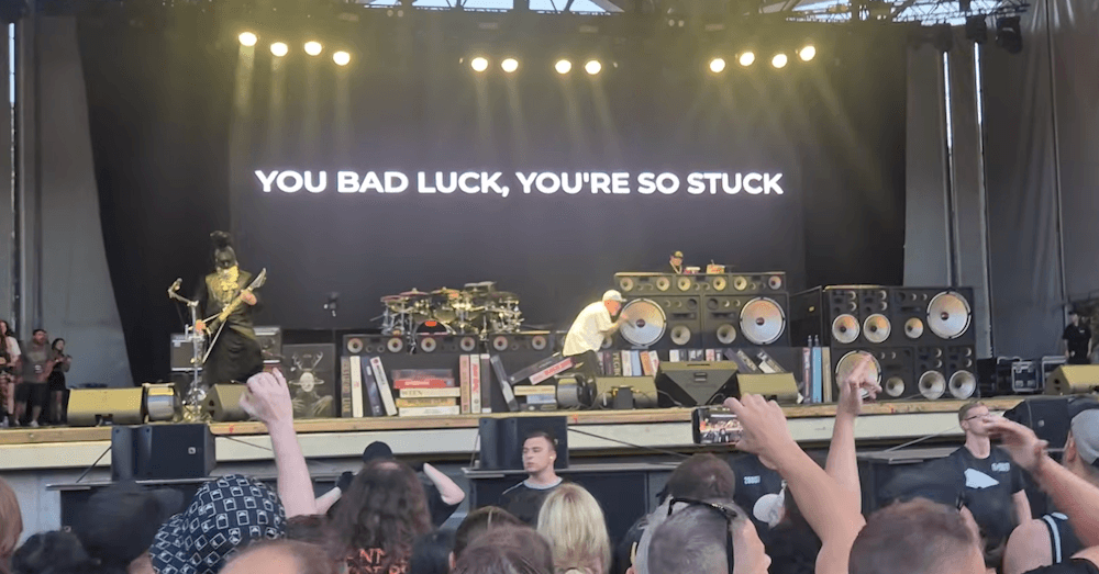Limp Bizkit Performs "Stuck" Live After a Decade