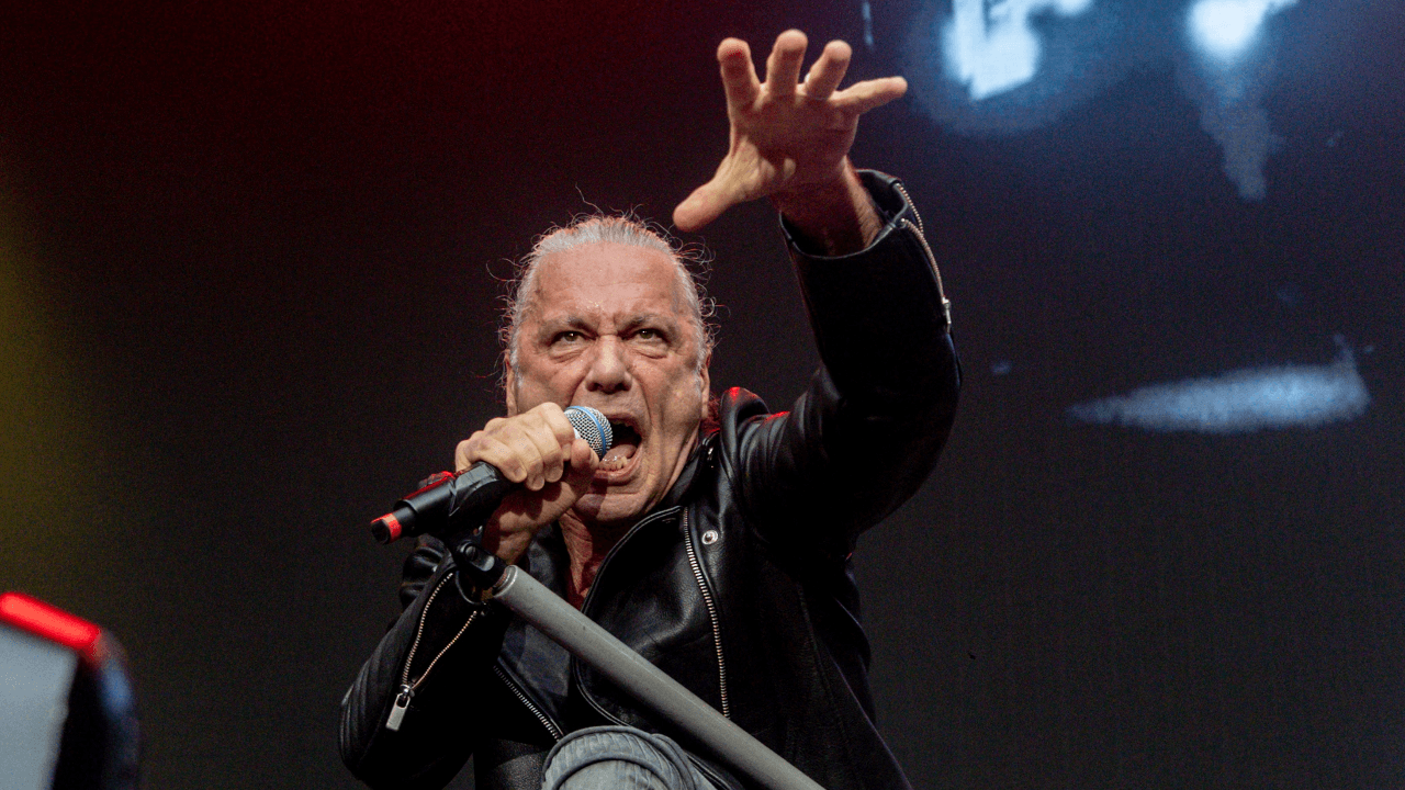 Bruce Dickinson prefers recording a new album over touring
