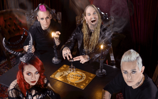 Барабанщик Coal Chamber Майкі Кокс повідомив про одужання від раку